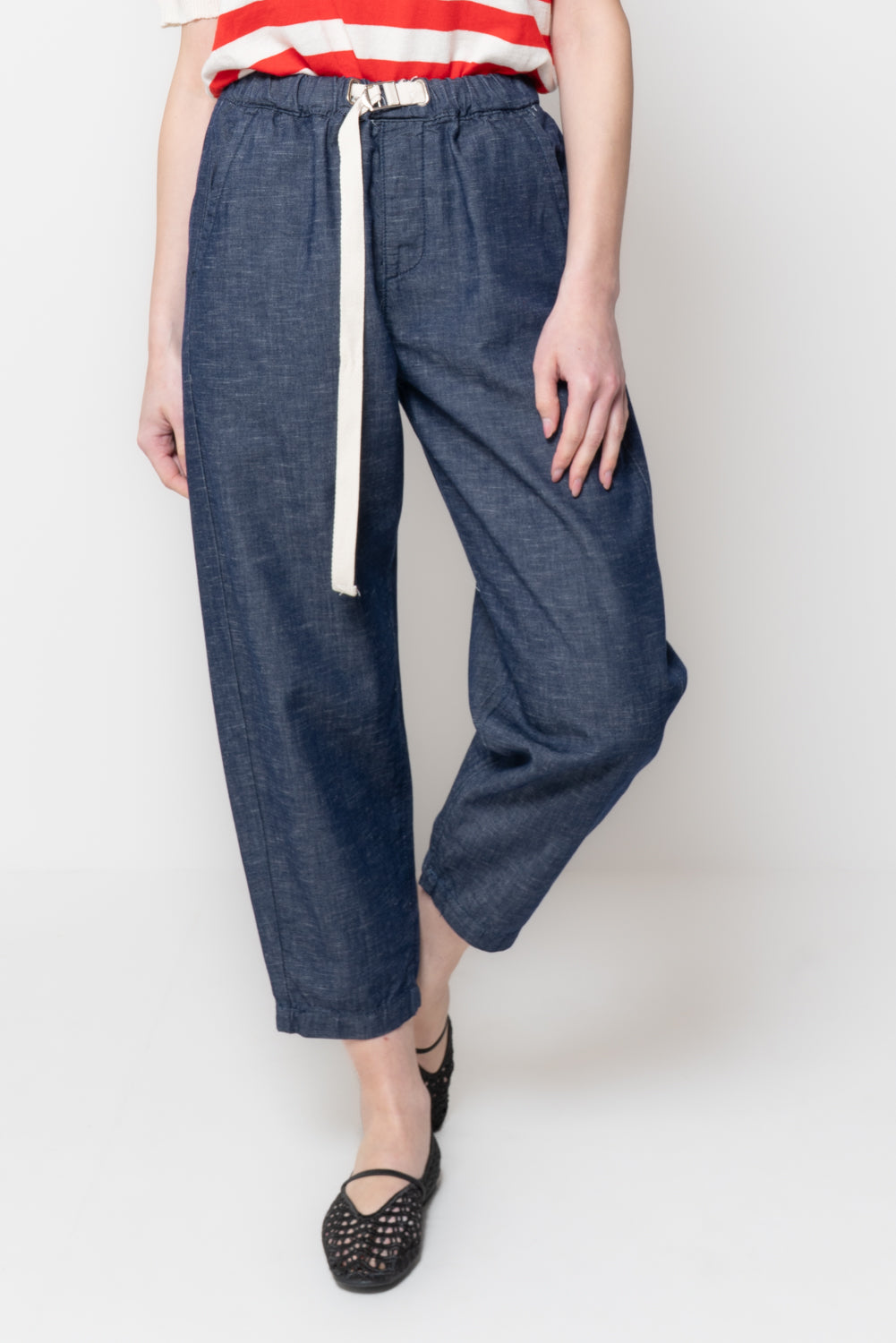 Pantalón denim con cordón - detalle