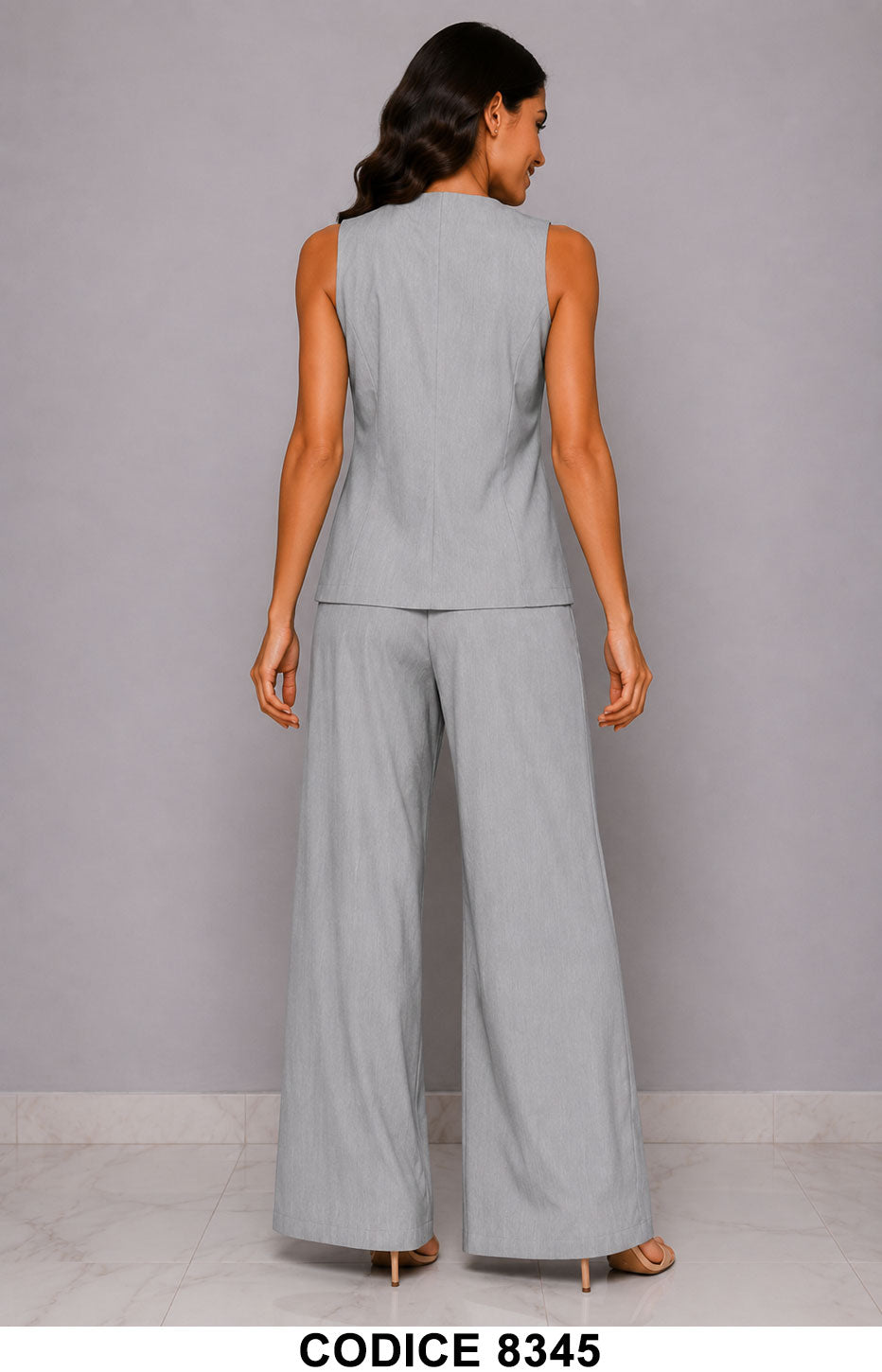 Conjunto gris asimétrico espalda