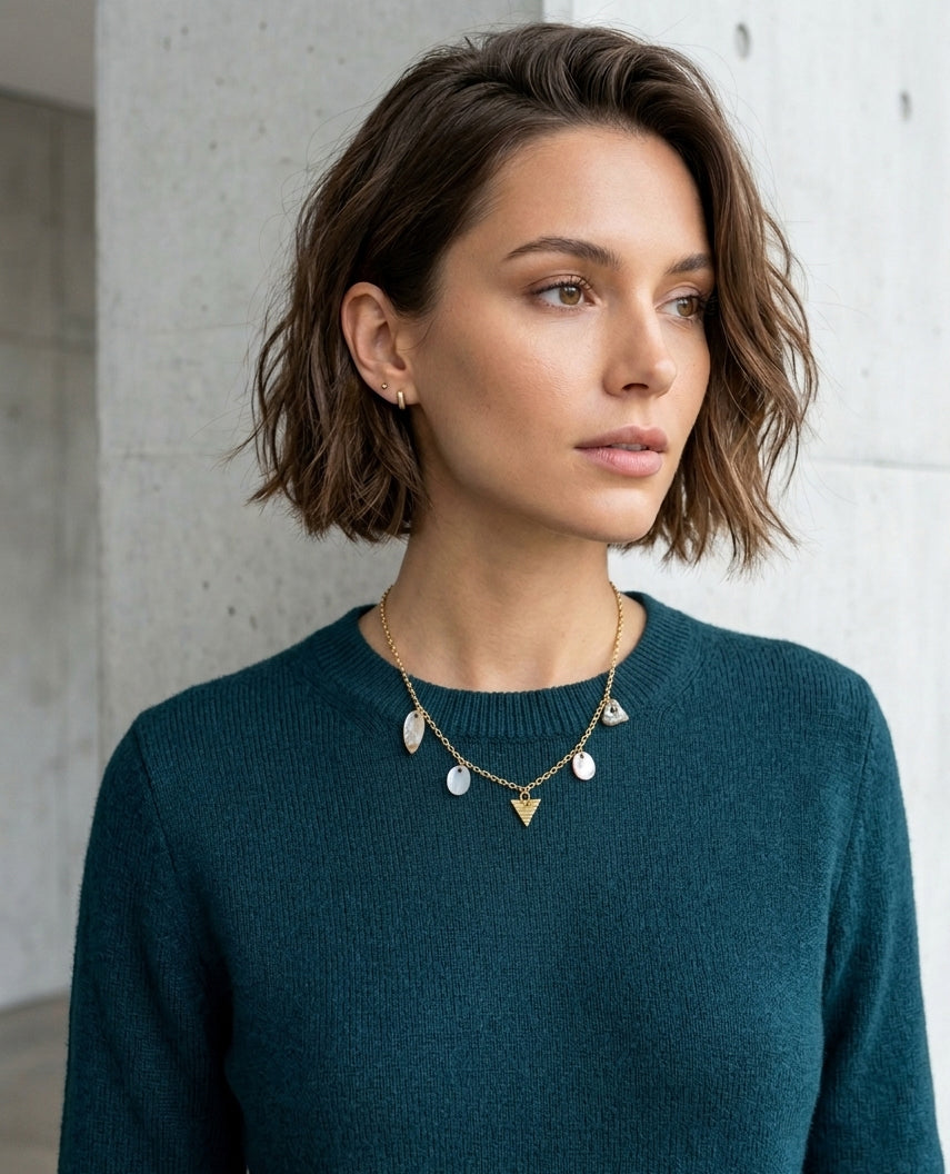 Perla | Collar Dorado con Charms de Nácar
