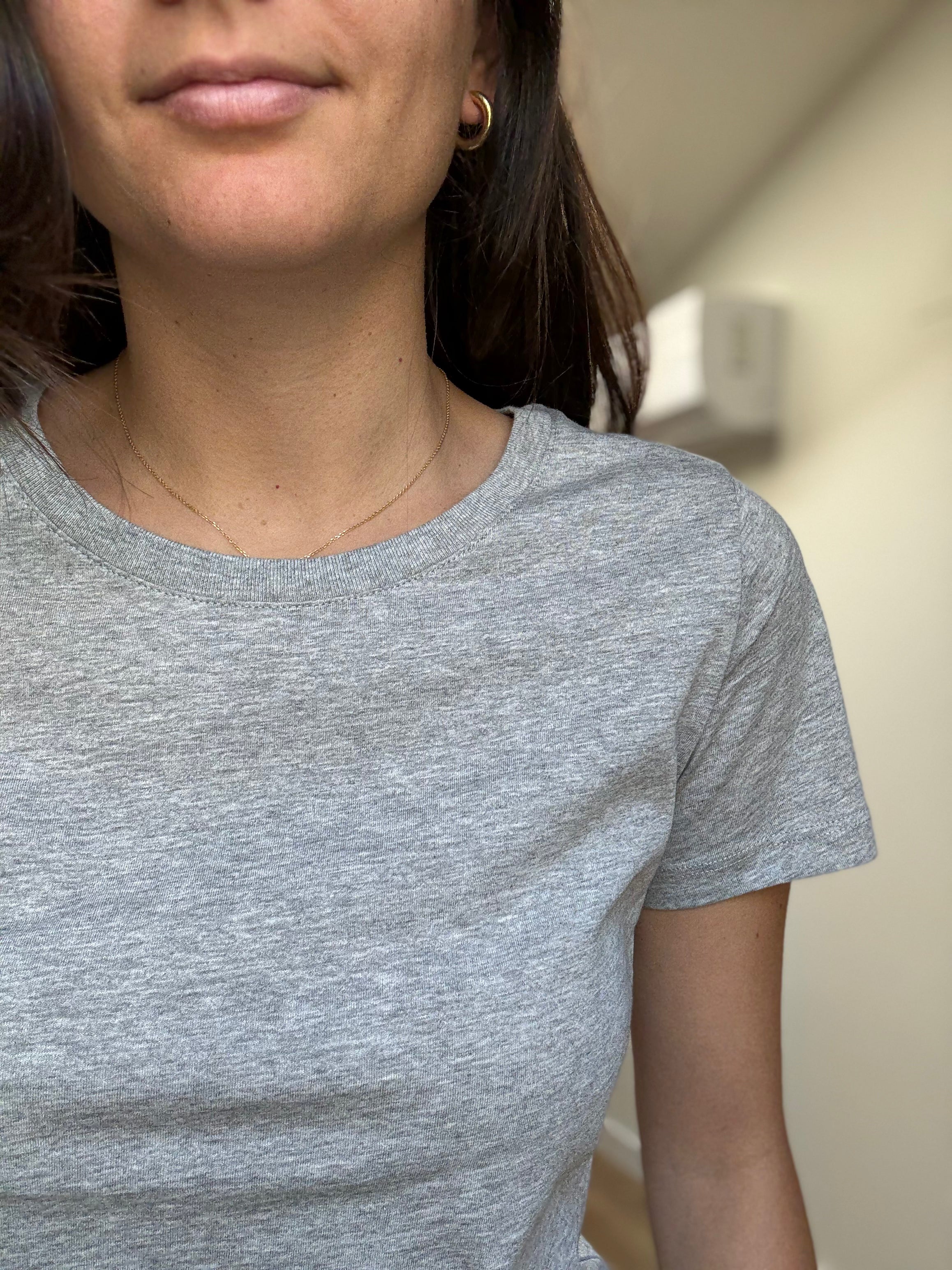 Elena | Camiseta Escote Amplio Algodón Orgánico