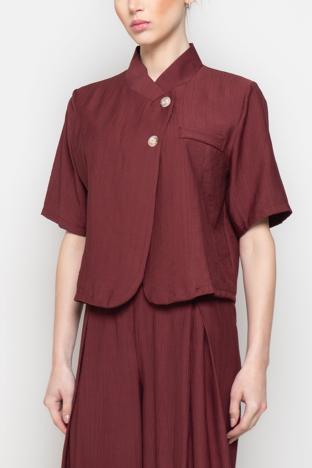Blusa manga corta escote cruzado - bordeaux