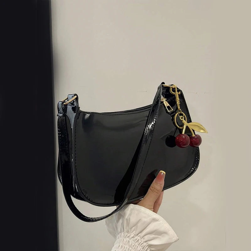 Cereza | Bolso Bandolera con Colgante