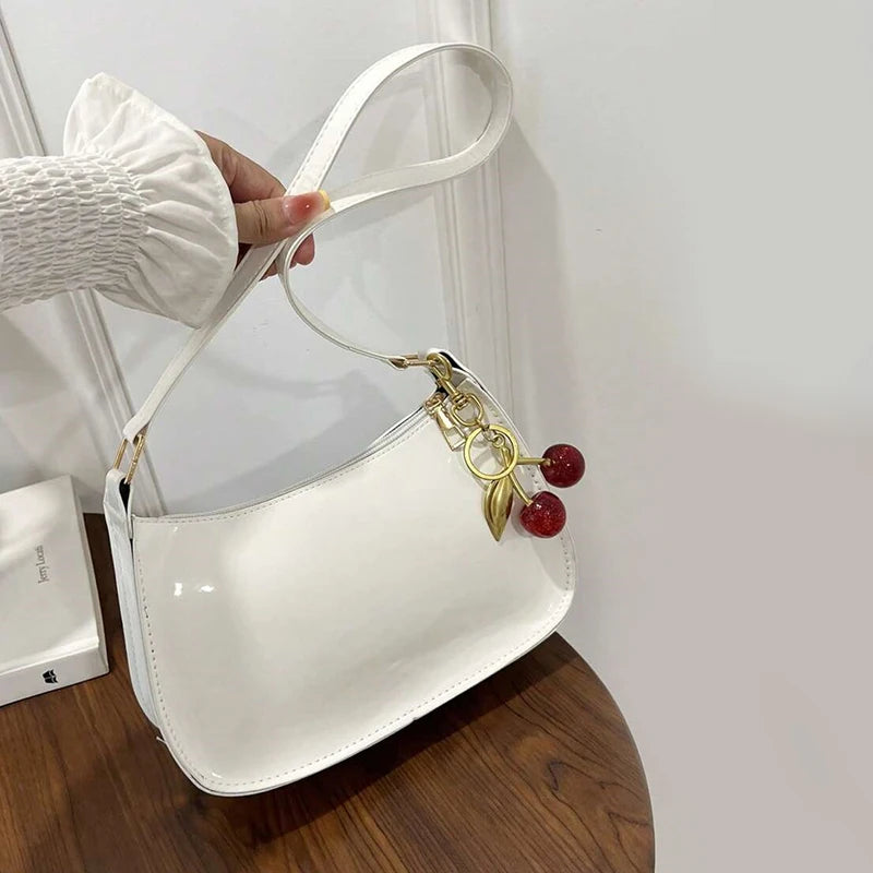Cereza | Bolso Bandolera con Colgante