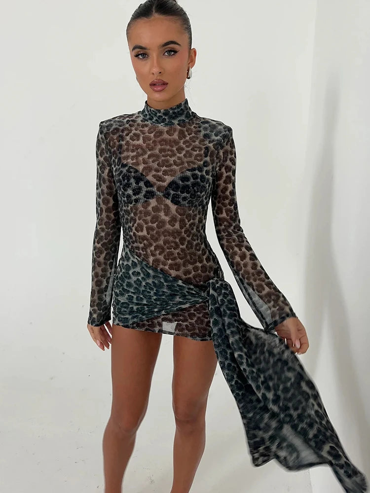 Camila | Vestido Leopardo Cuello Alto