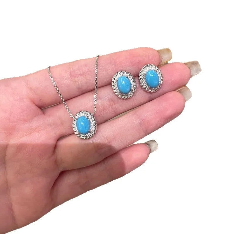 Celia | Collar Colgante Ovalado con Circonitas