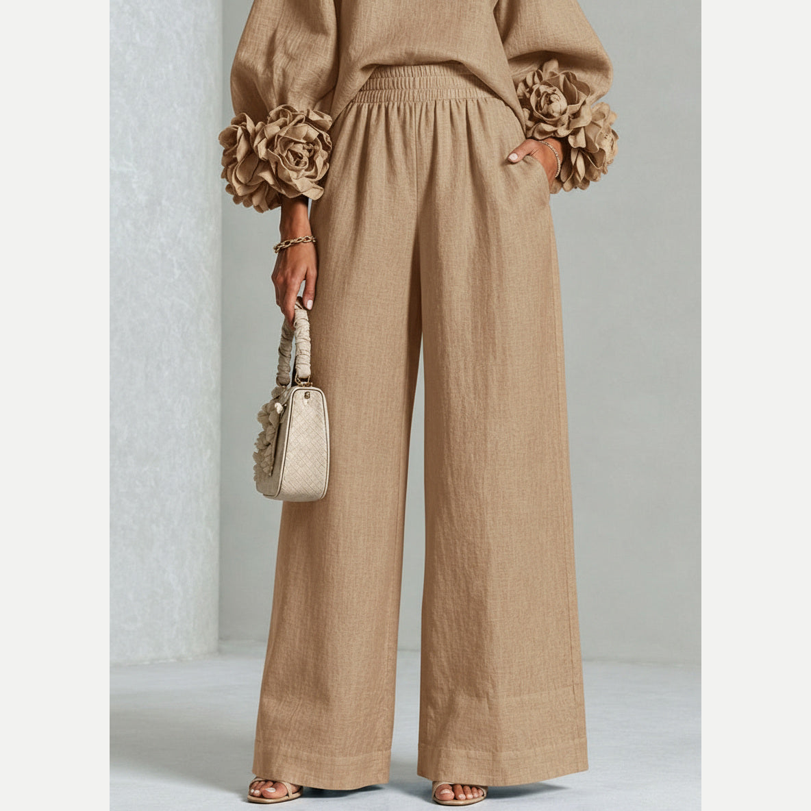 Adelaida | Detalle del pantalón palazzo beige