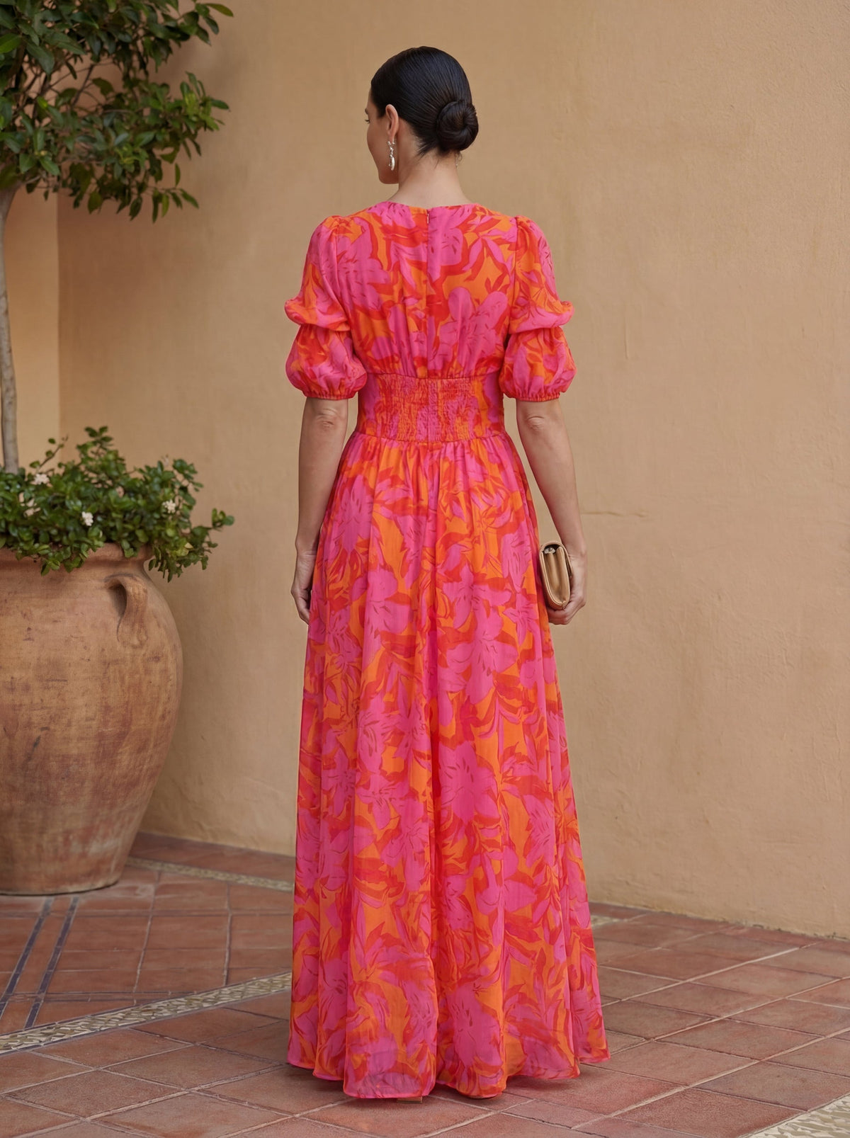 Ilenia vestido fluido rosa y naranja vista trasera