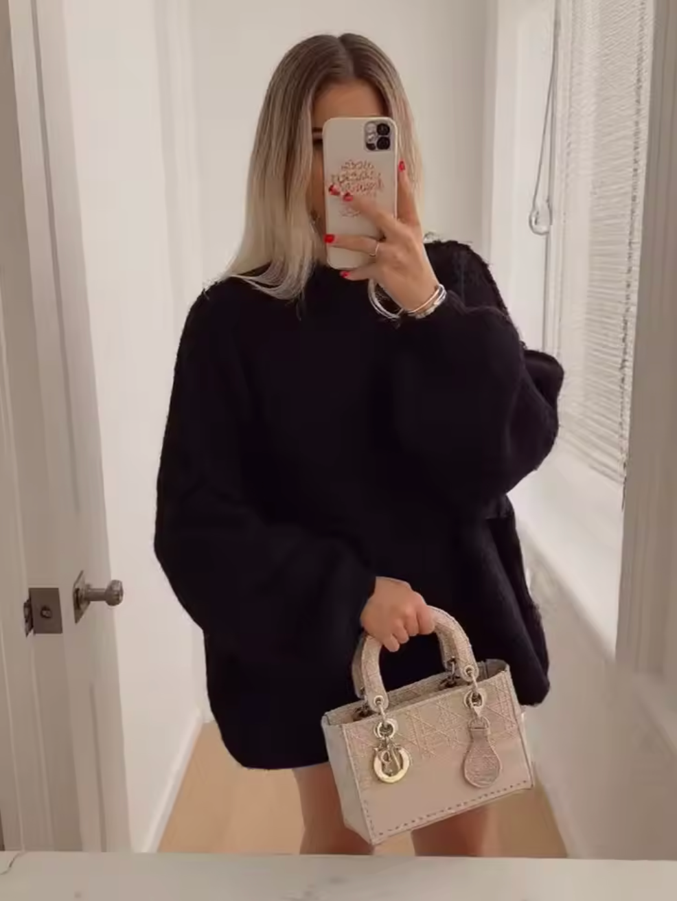 Nora jersey oversize negro - lifestyle