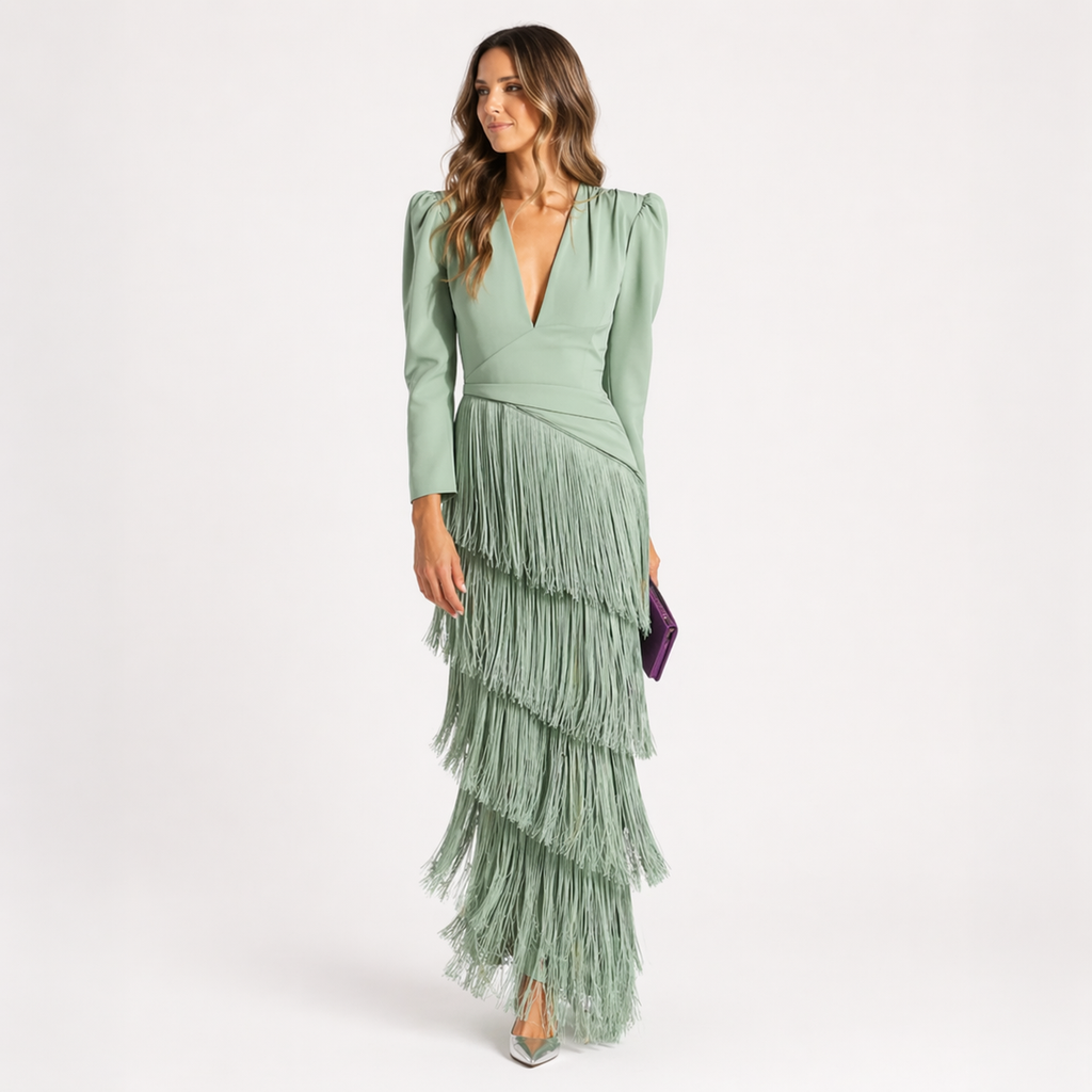 Salvia vestido con flecos verde